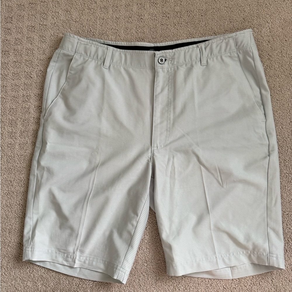 Pebble Beach Light Gray Flat Front Shorts Size 36